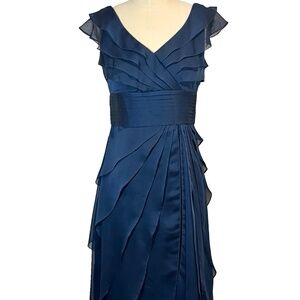 Adrianna Papell Tiered Chiffon Cocktail Dress - Layers & Detailing - Size 4